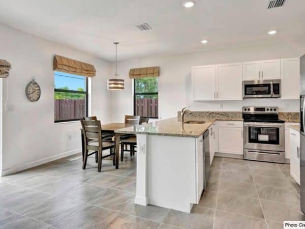 07-Via-Ventura-Lennar-Homes-Kitchen-2020